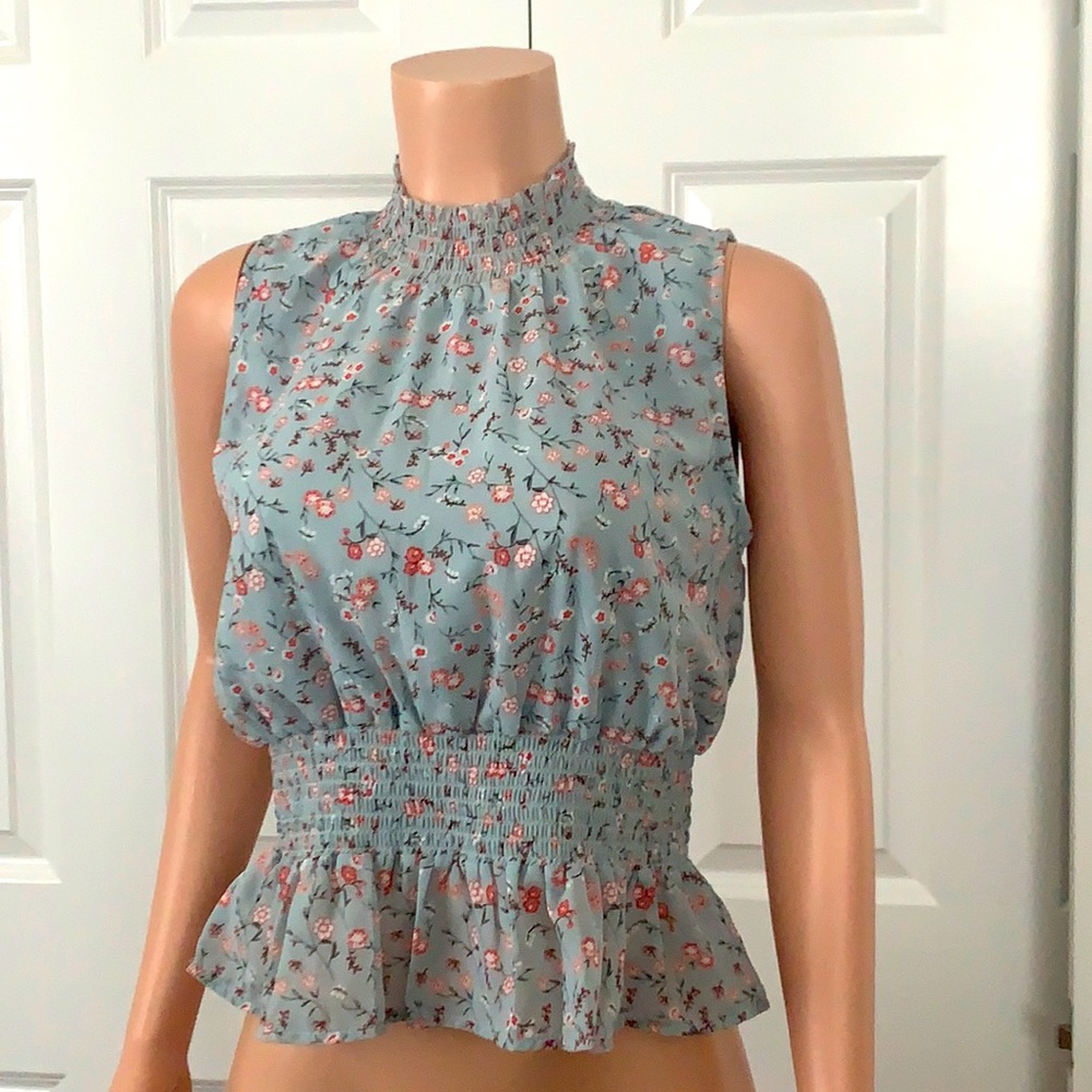 NWT Floral Crop Top -Fits like a S/M